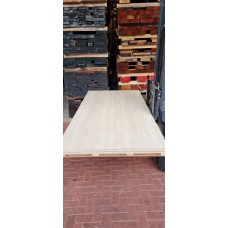 18. Queenply 33mm HPL, Esdoorn-look 2- zijdig 