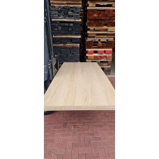 57.  MDF 19 mm  Eiken wildverband / HPL Wit