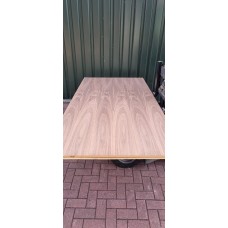 4.  MDF 19 mm  Am Noten Dosse 2- zijdig