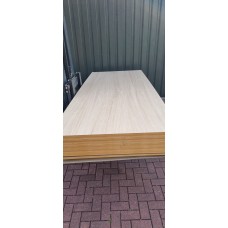 80. MDF 21 mm Eiken wildverband 2-zijdig 80. MDF 21 mm Eiken wildverband 2-zijdig