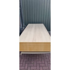 81. MDF 19 mm Eiken kwartiers wildverband 2-zijdig 81. MDF 19 mm Eiken kwartiers wildverband 2-zijdig