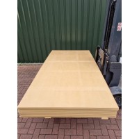 10.   B-KEUS  -  Gruijtply  16 mm / 243x121 cm 